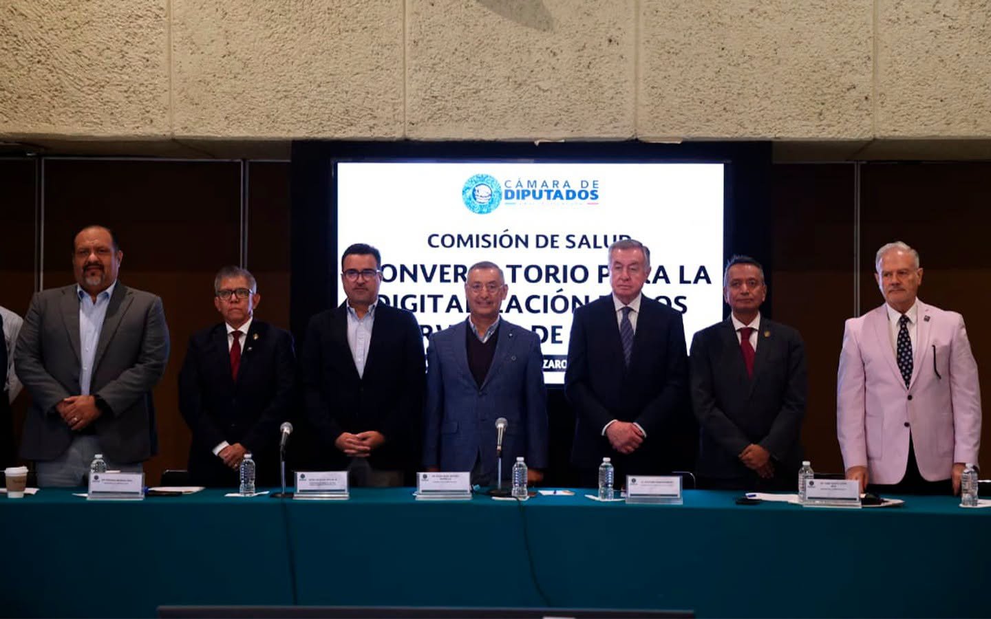 Trabajo legislativo y reuniones públicas